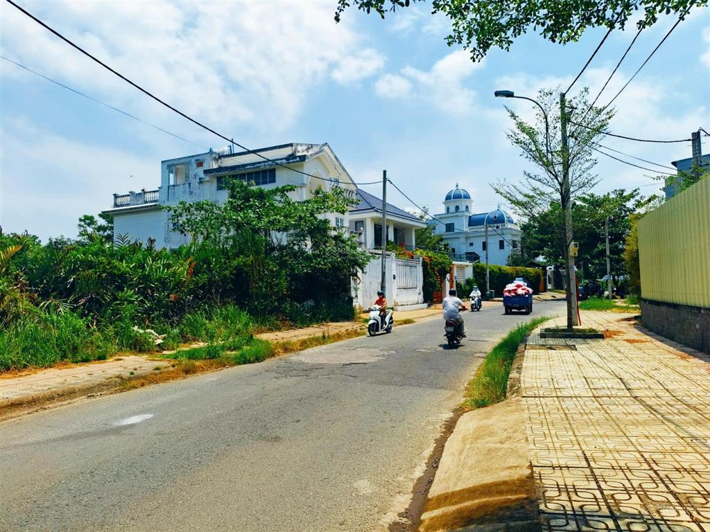 Đất nền biệt thự  cách đường 15b chỉ 70m  vị trí tiềm năng