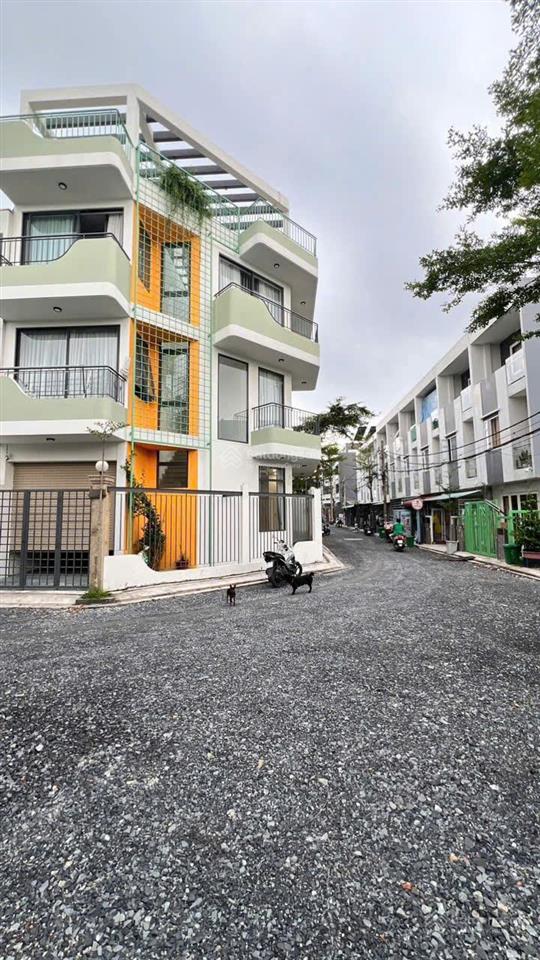 Bán 204m2 đất cách đại học mở 1km  thích hợp xây chdv  biệt thự sân vườn