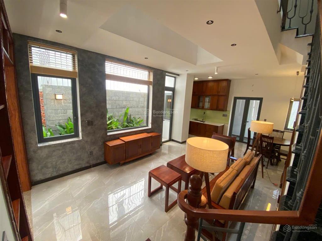 Nhà 4 tầng gần trường đại học mở  nhà bè, cách quận 7  5 phút