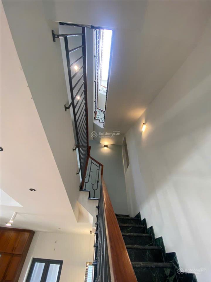 Nhà 4 tầng gần trường đại học mở  nhà bè, cách quận 7  5 phút