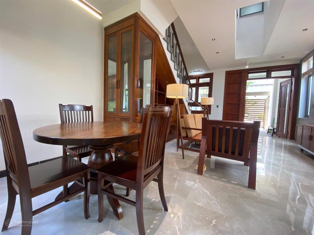 Nhà 4 tầng gần trường đại học mở  nhà bè, cách quận 7  5 phút