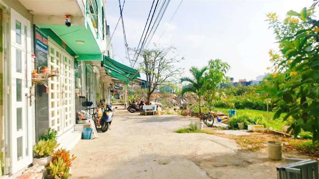 Bán 668m2 đất làm nhà vườn  có ao  gò cao ráo gần quận 7