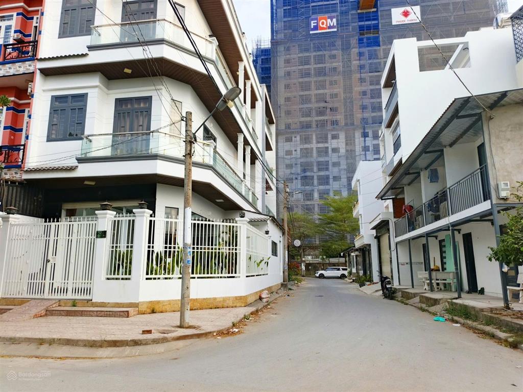 Giảm ngay 700 triệu nhà góc 2 mặt tiền siêu đẹp