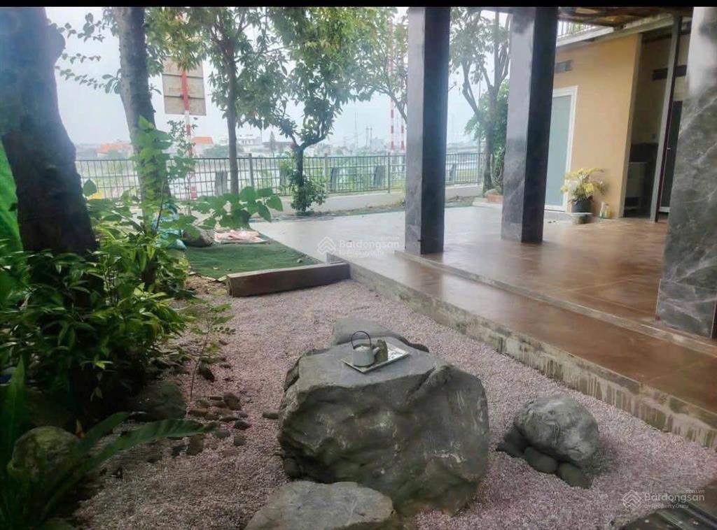 Sản phẩm hiếm  bán nhà vườn view sông  gần 300m2 thổ cư  đường xe tải