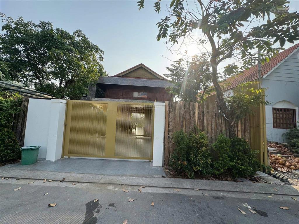 Sản phẩm hiếm  bán nhà vườn view sông  gần 300m2 thổ cư  đường xe tải