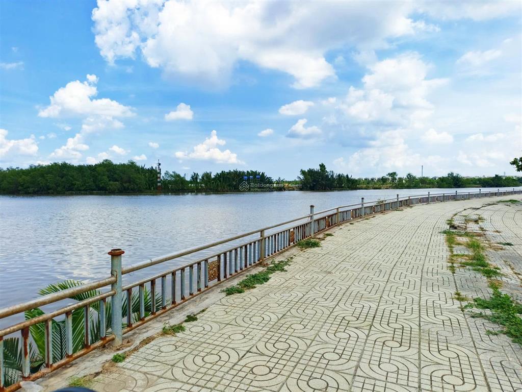 Bán đất cách đường phạm hữu lầu 100m  thổ cư  hẻm xe hơi