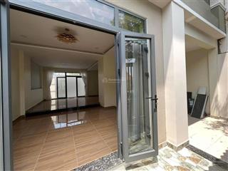 Nhà đẹp chiều ngang rộng  kdc ven sông thoáng mát  giá 5 tỷ 900  hẻm xe tải