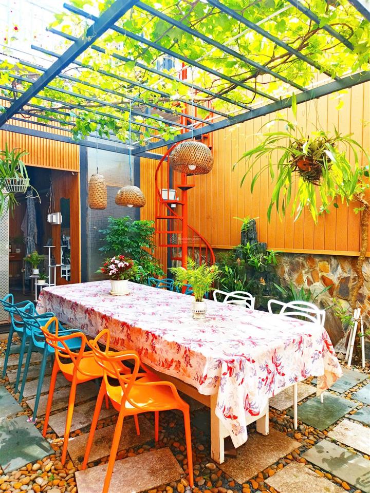 Bán 250m2 nhà vườn giữa lòng sài gòn  có phòng spa  giải trí  giá 9 tỷ 8