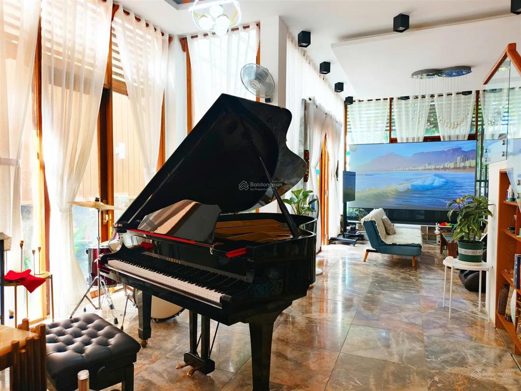 Bán 250m2 nhà vườn giữa lòng sài gòn  có phòng spa  giải trí  giá 9 tỷ 8