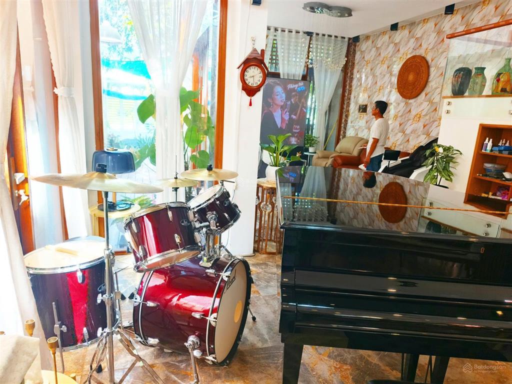 Bán 250m2 nhà vườn giữa lòng sài gòn  có phòng spa  giải trí  giá 9 tỷ 8