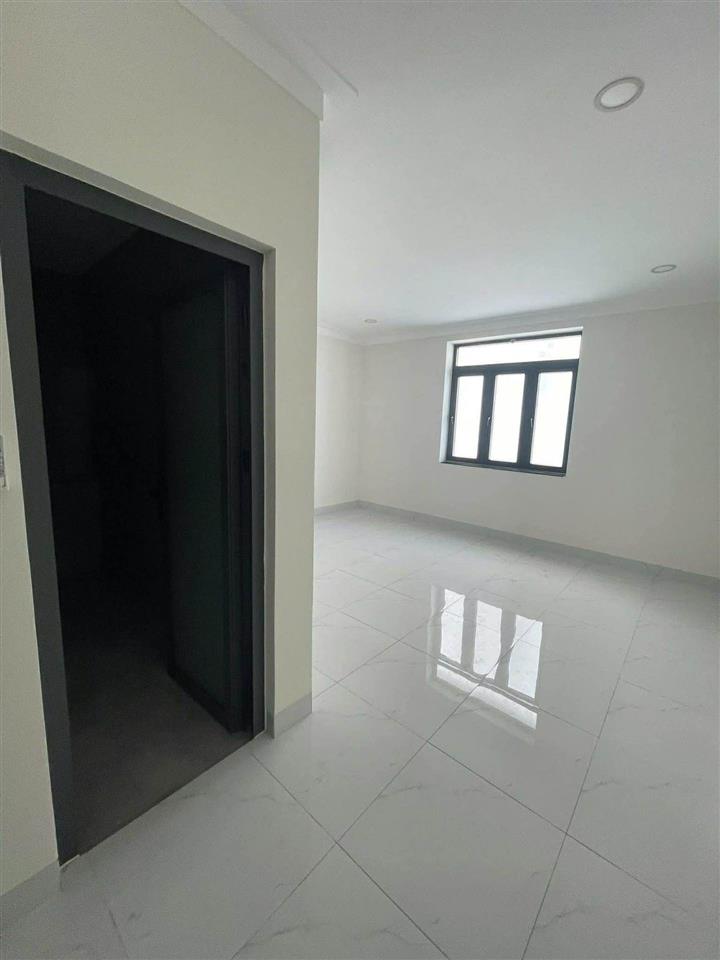 Mặt tiền ngay Lê Bôi, đối diện công viên, 5x20, Phân Lô chỉ 10 tỷ nhỉnh