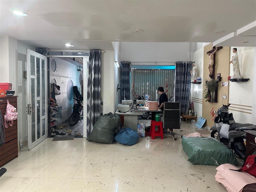 Mặt tiền đường Lê Bôi 6x20 chỉ 12 tỷ 9 có lửng- 0931172218