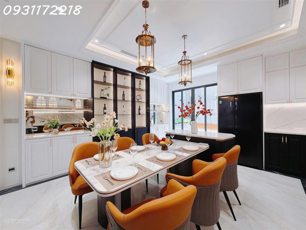 Bán nhà mặt tiền hiếm 4 tầng đường Bông Sao đối diện công viên tặng nội thất 5 tỷ -
