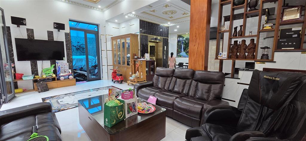 Mặt tiền ngang 8m Bùi Minh Trực dòng tiền Tiện xây biệt thự, 0931172218