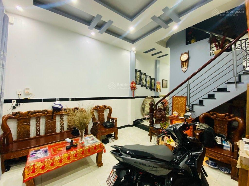 Hơn 6 tỷ  nhà gò vấp  dt 56m2, nhà 4 tầng, đường 5m, xe hơi, khu phân lô, tặng nội thất