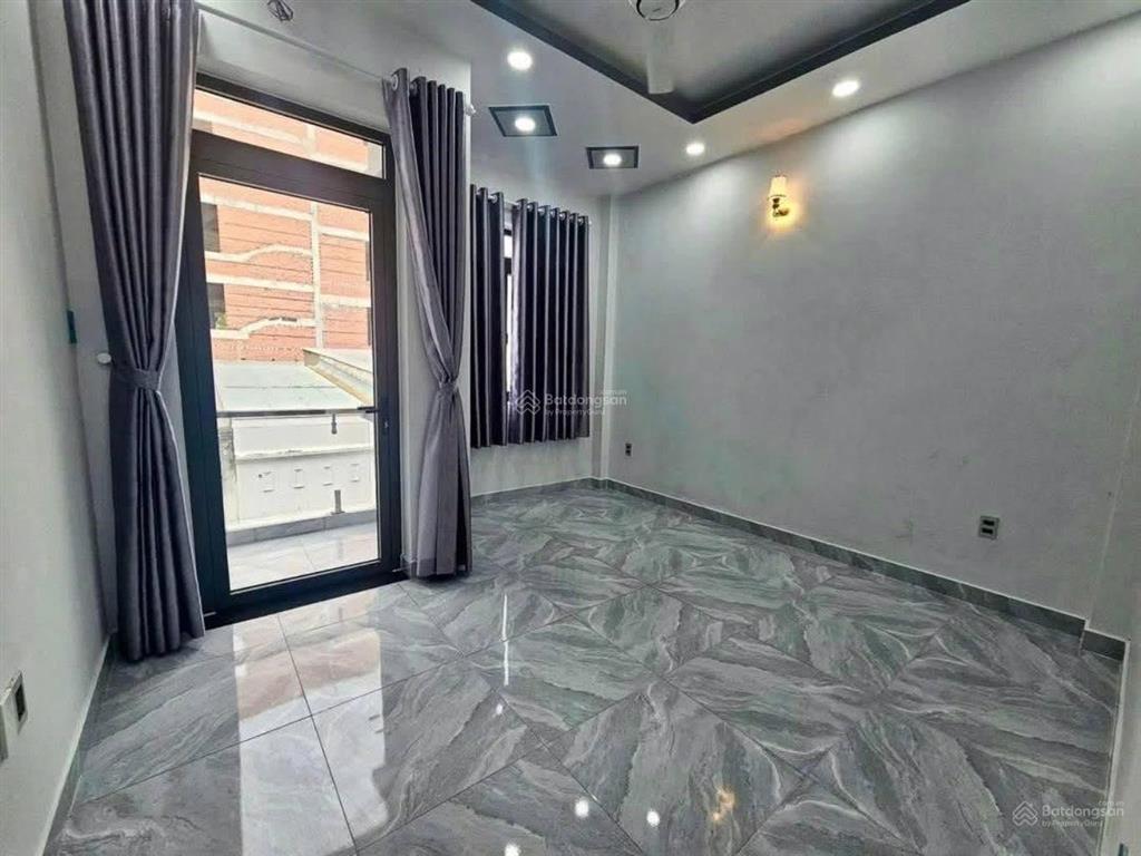 Hot gò vấp nhỉnh 5 tỷ  hẻm xe hơi  3 tầng 4pn  nhà mới đẹp