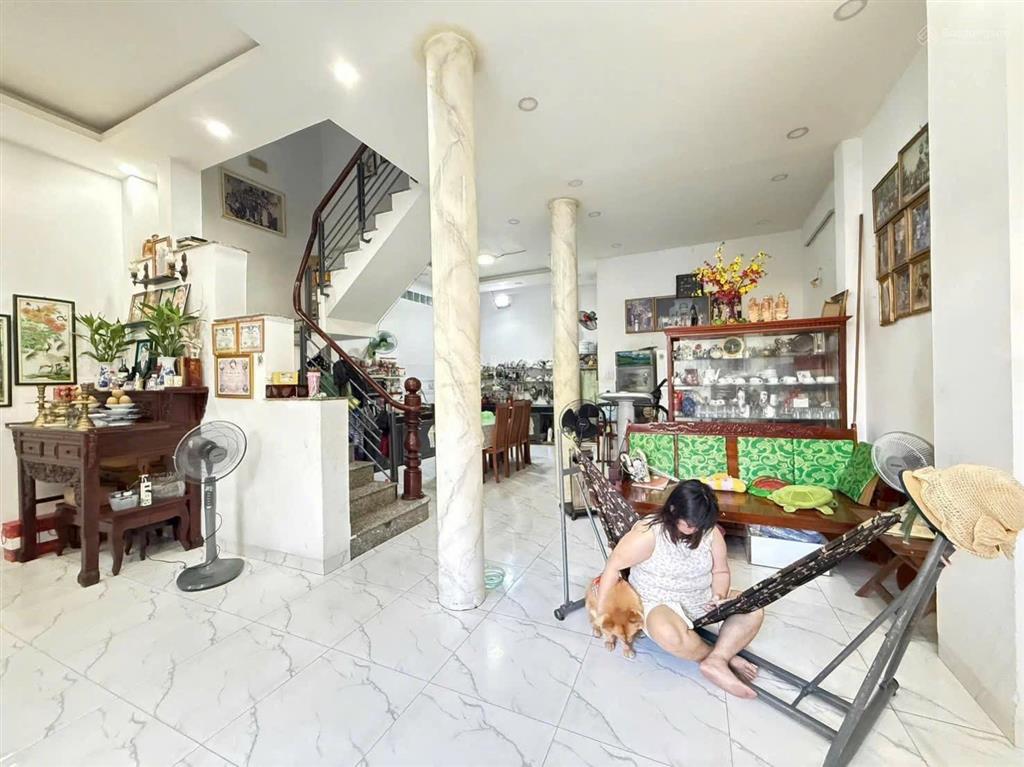 7.5 tỷ ngang 6.6m hiếm! hẻm ô tô vào nhà ngay mercedes quang trung