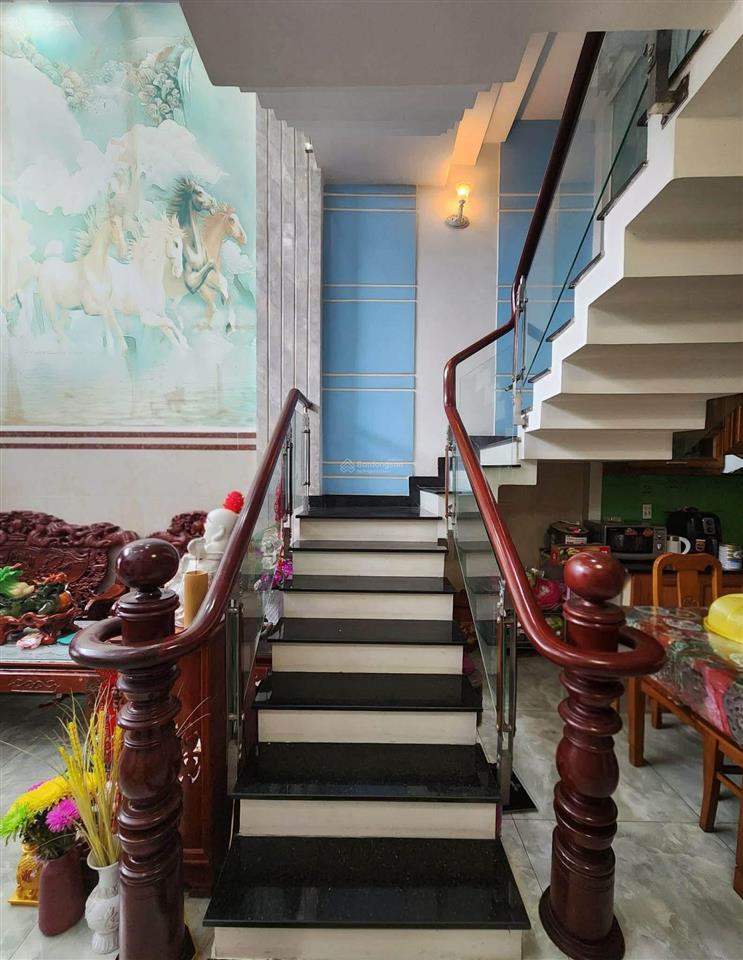 74m2 mặt tiền thụt không lộ giới ngay nguyễn văn công nối dài 5 tầng btct chủ lâu đời