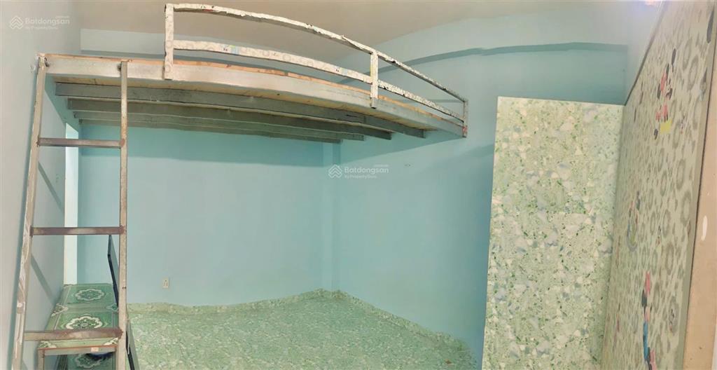 Cho thuê phòng mới có gác, cửa sổ rộng 20m2. khu vực an ninh yên tĩnh giáp q10, 11, tân bình