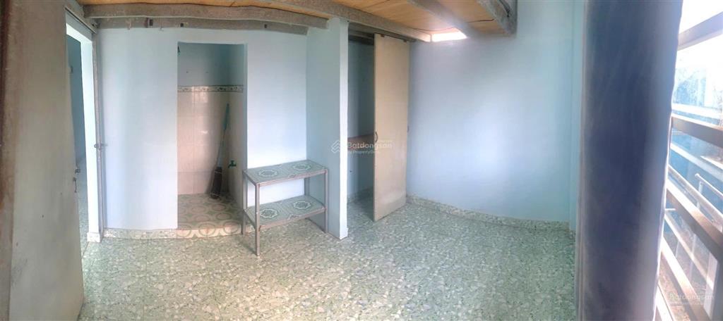 Cho thuê phòng mới có gác, cửa sổ rộng 20m2. khu vực an ninh yên tĩnh giáp q10, 11, tân bình