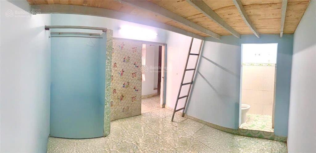 Cho thuê phòng mới có gác, cửa sổ rộng 20m2. khu vực an ninh yên tĩnh giáp q10, 11, tân bình