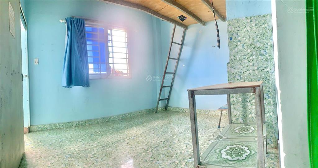Phòng có gác, wc riêng mỗi phòng, không ở chung với chủ. giá 2tr6, giáp các q5, 10, tân bình