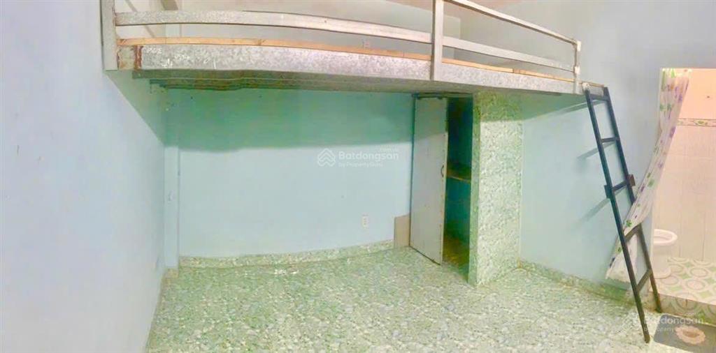 Phòng có gác, wc riêng mỗi phòng, không ở chung với chủ. giá 2tr6, giáp các q5, 10, tân bình