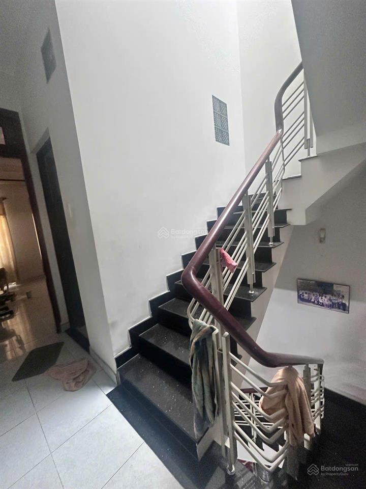 1/ hẻm xe hơi đường gò dầu, đúc 2 lầu st, gần độc lập  giá 7.9 tỷ tl