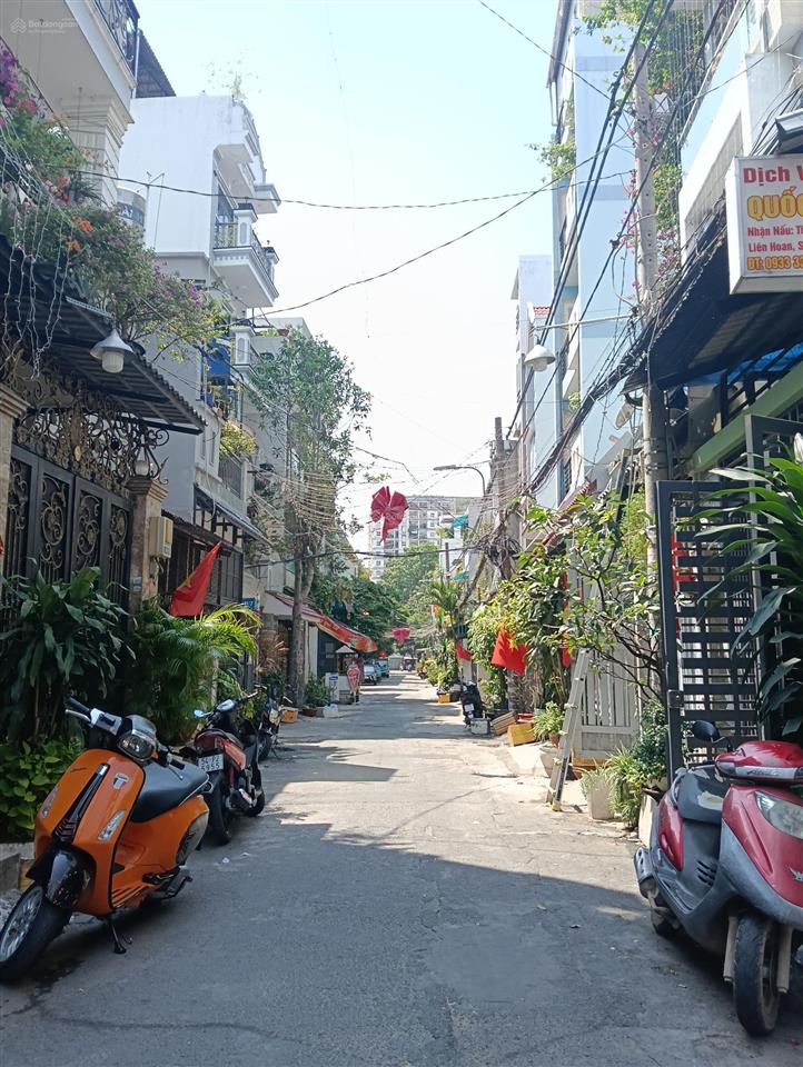 Hẻm nhựa 6m thông ra chợ tân hương, đúc 2 lầu st  giá 7.9 tỷ