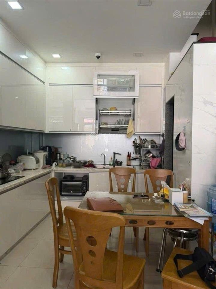 Hẻm nhựa 6m thông ra chợ tân hương, đúc 2 lầu st  giá 7.9 tỷ