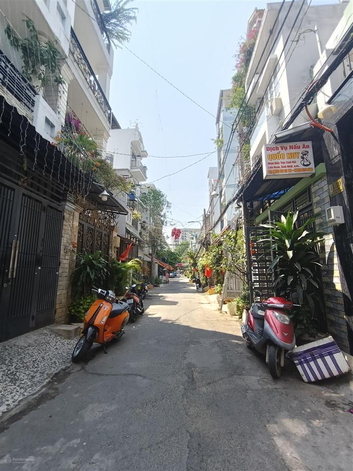 Hẻm nhựa 6m thông ra chợ tân hương, đúc 2 lầu st  giá 7.9 tỷ