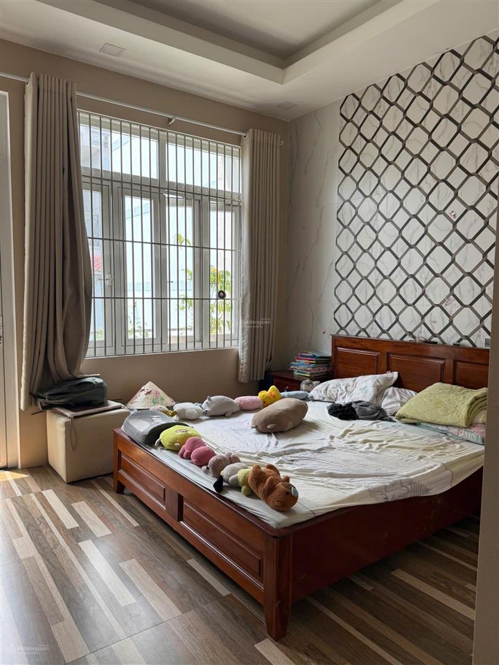 Hẻm nhựa 6m thông ra chợ tân hương, đúc 2 lầu st  giá 7.9 tỷ