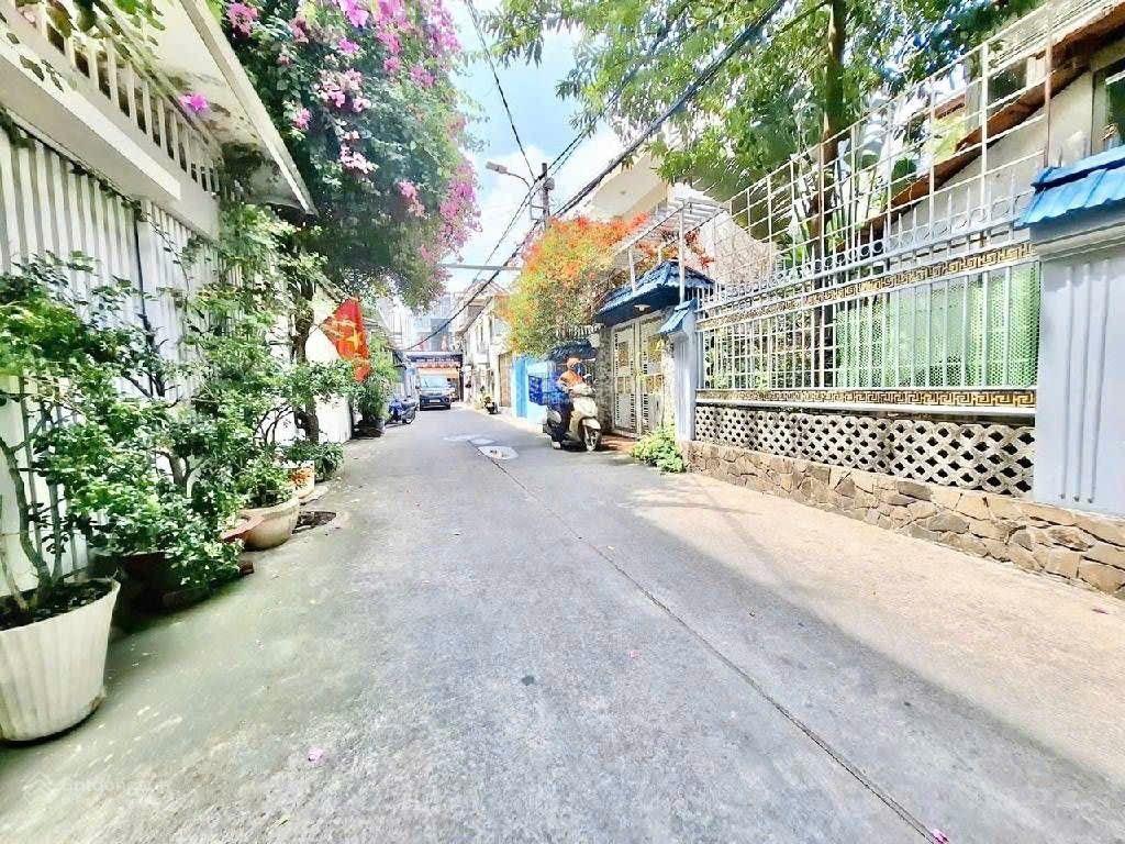 Nhà hẻm 1/ phường tân sơn nhì (4x21.5m) trệt, lửng 2 lầu st  chủ thiện chí bán
