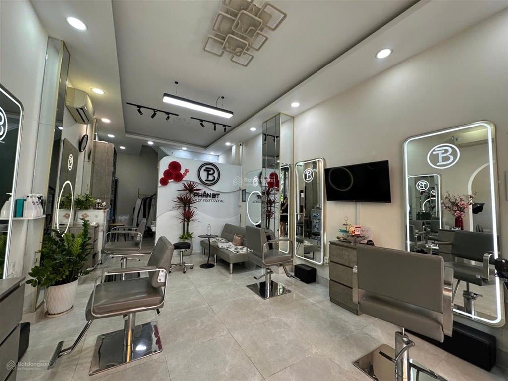 Mặt tiền 12m đường thành công. đúc 3 lầu đẹp. gần tân sơn nhì