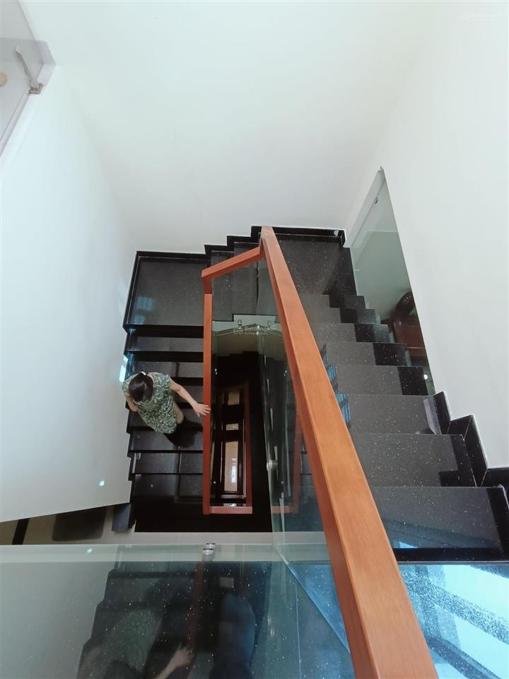 Khu vip tô hiệu (4x14.5m) 3 lầu st, đối diện công viên, giáp q.6