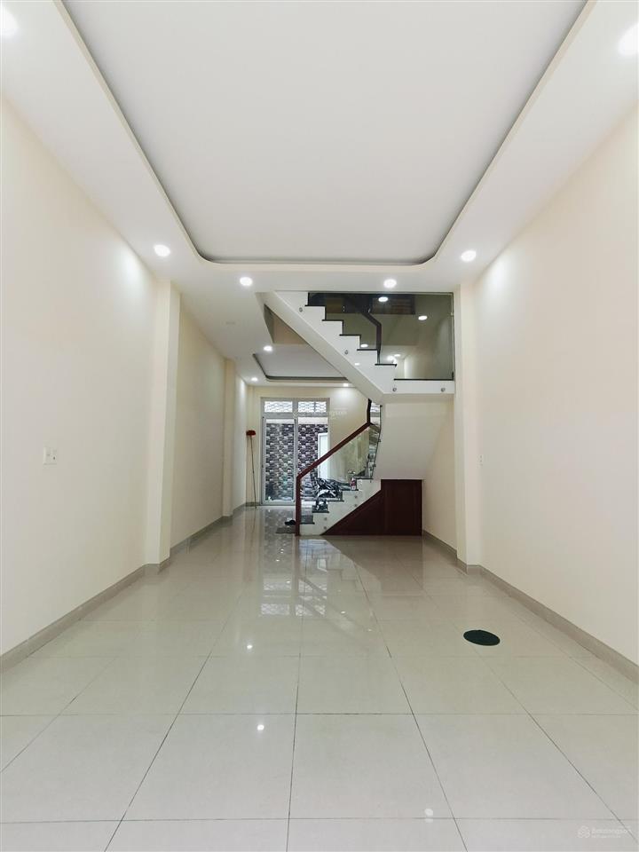 Khu vip tô hiệu (4x14.5m) 3 lầu st, đối diện công viên, giáp q.6