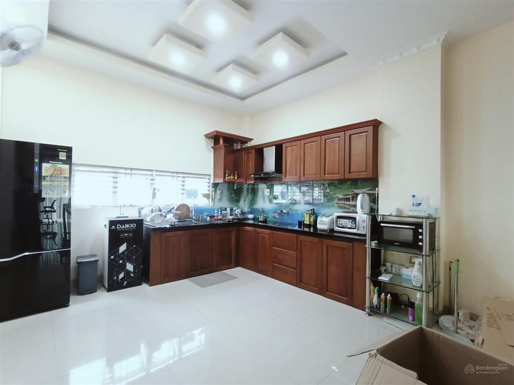 Khu vip tô hiệu (4x14.5m) 3 lầu st, đối diện công viên, giáp q.6