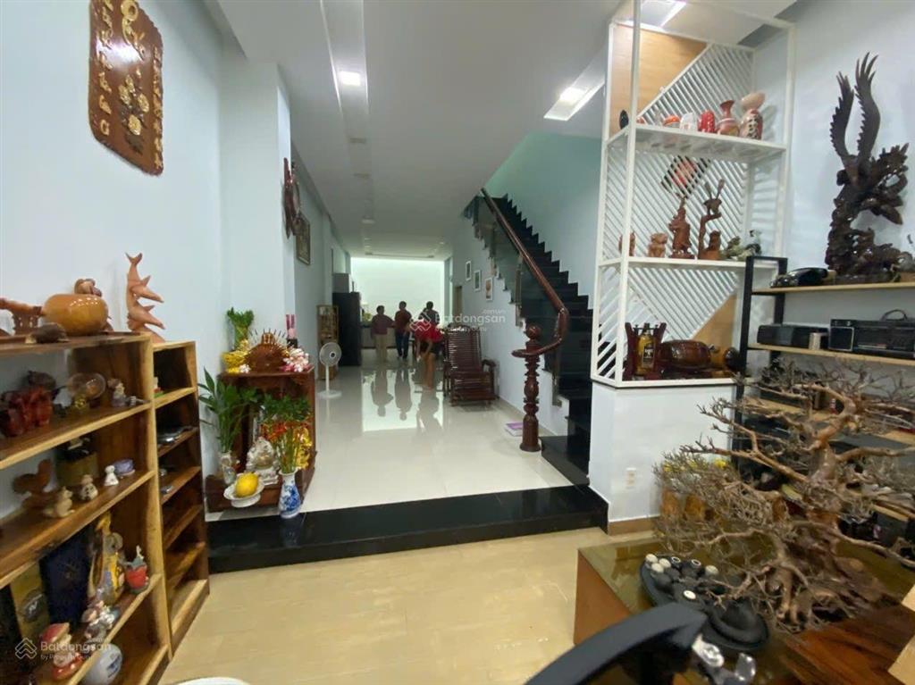 Mặt tiền kinh doanh ngay trường học phường tân sơn nhì, 2 lầu đẹp  giá 11.2 tỷ