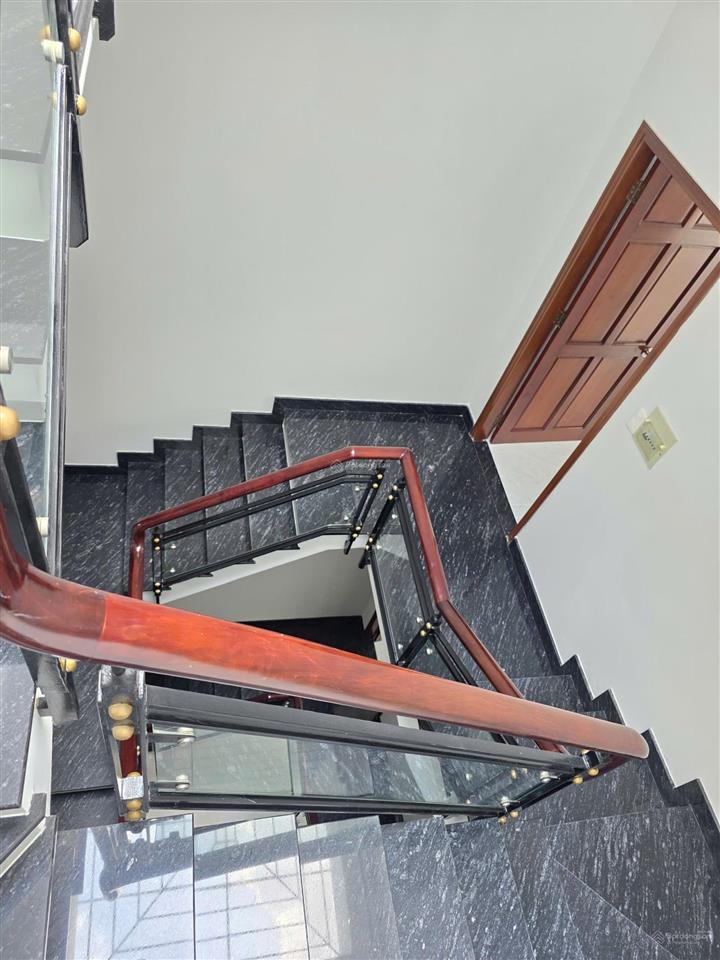 Mặt tiền phường tân thành (4x21.5m) đúc 3.5 tấm mới keng. ngay trường thcs phan bội châu