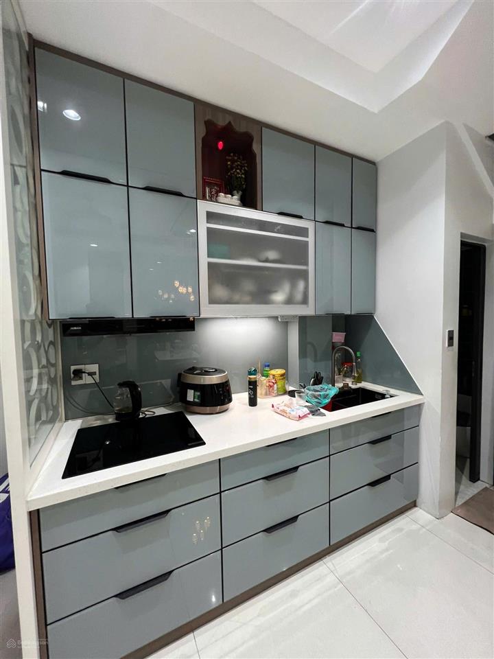 Hẻm xe hơi đường tân sơn nhì  đúc 3 tấm full nội thất. có bề ngang 5m