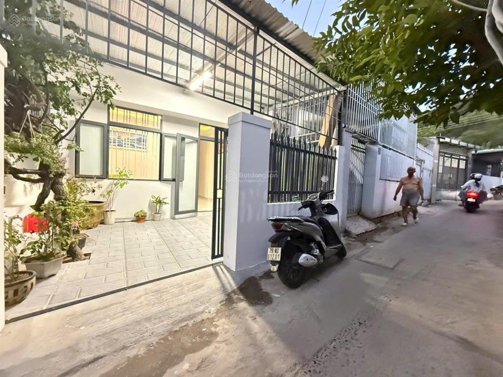 Bán nhà cấp 4 nở hậu mới đẹp, sạch sẽ hẻm ô tô nguyễn khuyến vĩnh hải