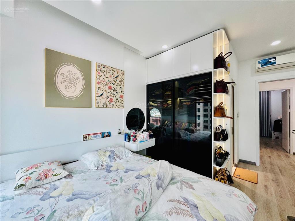 Hạ giá 100triệu bán nhanh  căn hộ 71m2 view biển nội thất cao cấp mới zin oc2a