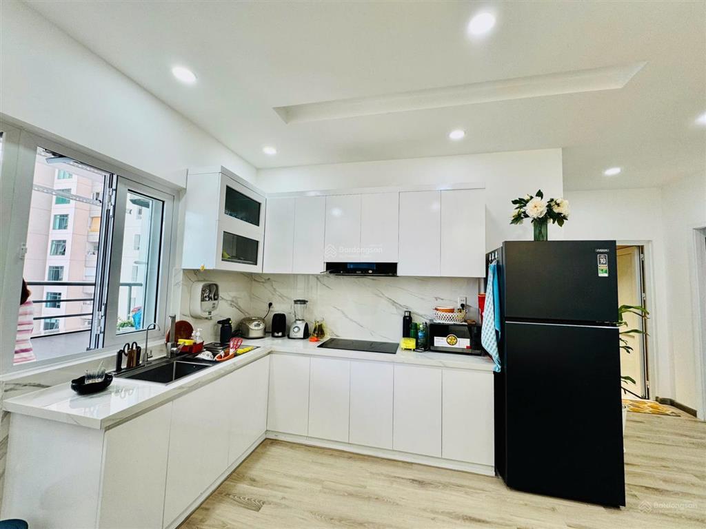 Hạ giá 100triệu bán nhanh  căn hộ 71m2 view biển nội thất cao cấp mới zin oc2a