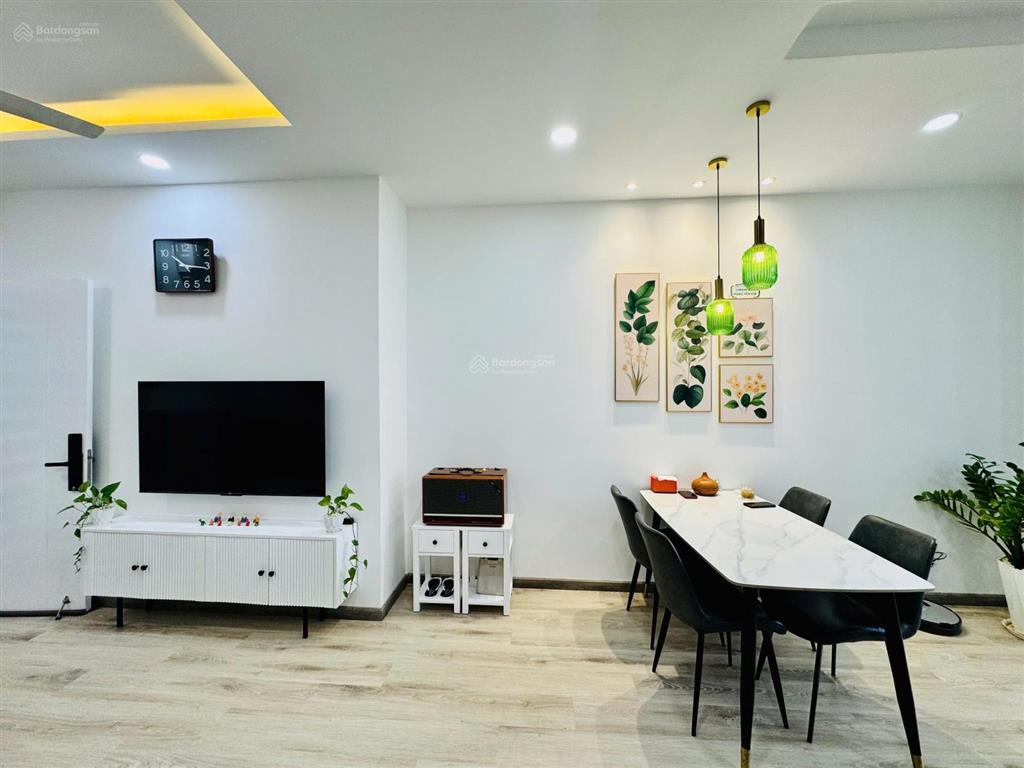 Hạ giá 100triệu bán nhanh  căn hộ 71m2 view biển nội thất cao cấp mới zin oc2a