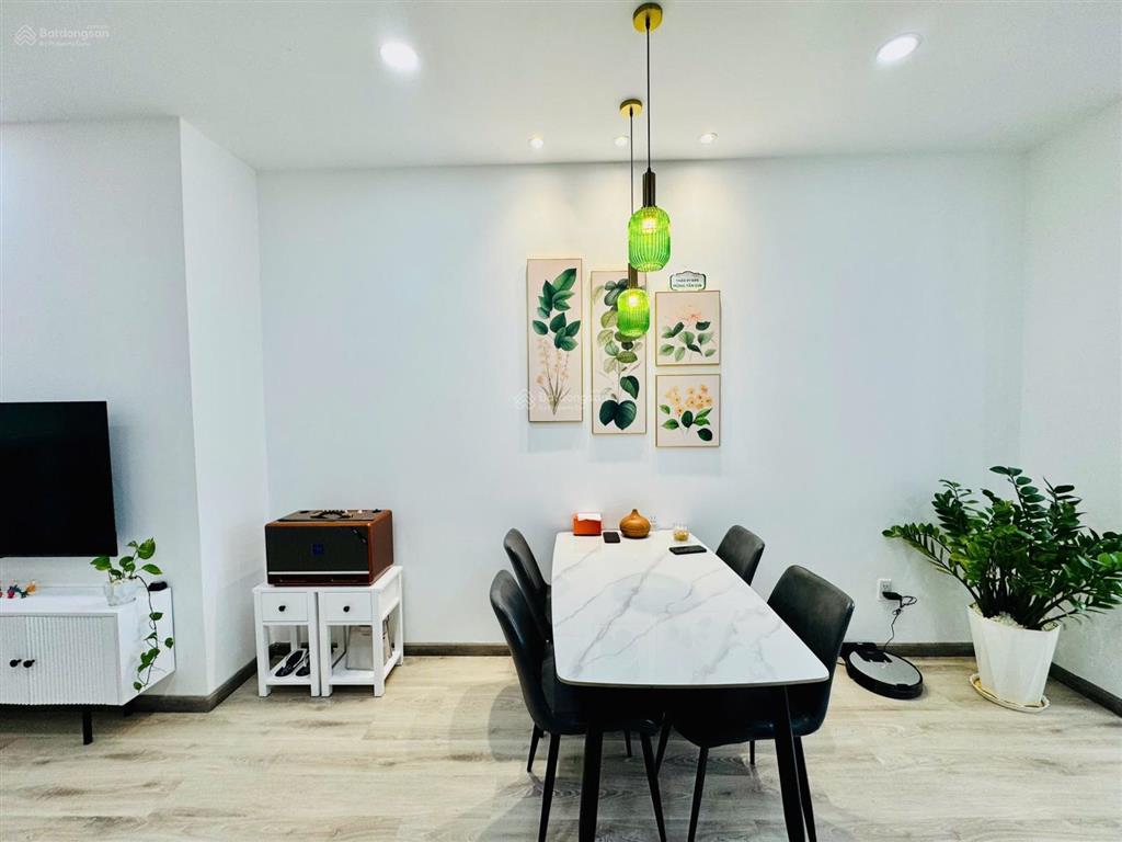 Hạ giá 100triệu bán nhanh  căn hộ 71m2 view biển nội thất cao cấp mới zin oc2a