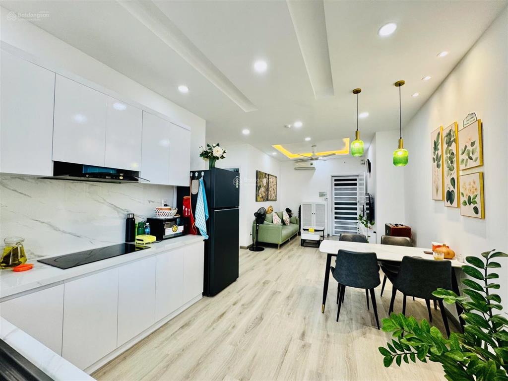 Hạ giá 100triệu bán nhanh  căn hộ 71m2 view biển nội thất cao cấp mới zin oc2a