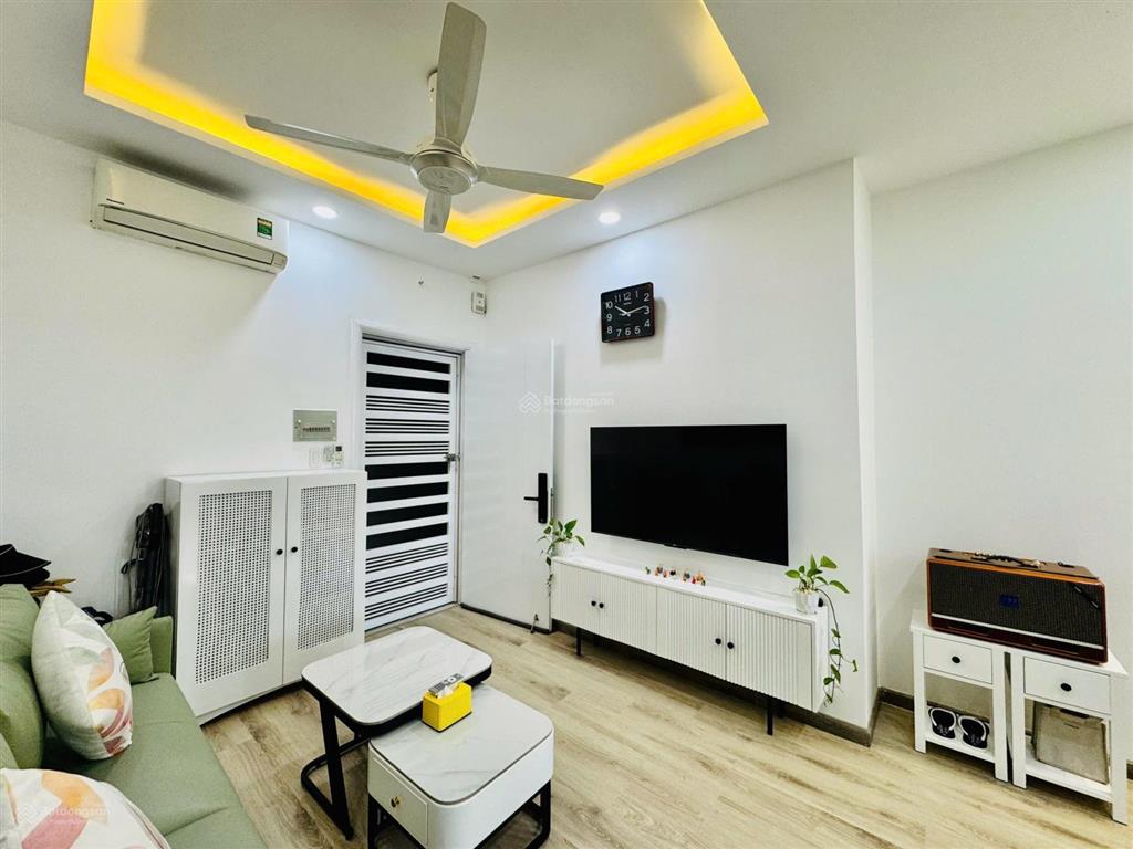Hạ giá 100triệu bán nhanh  căn hộ 71m2 view biển nội thất cao cấp mới zin oc2a