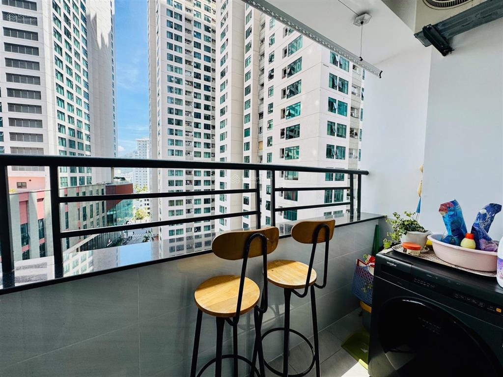 Hạ giá 100triệu bán nhanh  căn hộ 71m2 view biển nội thất cao cấp mới zin oc2a