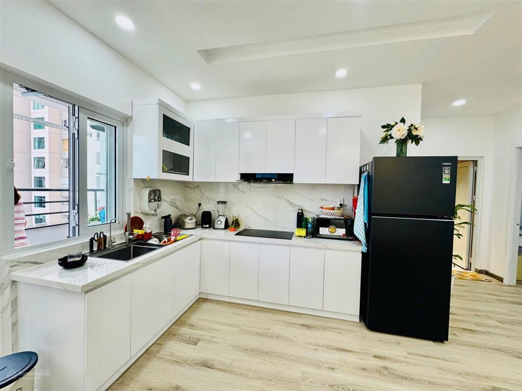 Hạ giá 100triệu bán nhanh  căn hộ 71m2 view biển nội thất cao cấp mới zin oc2a