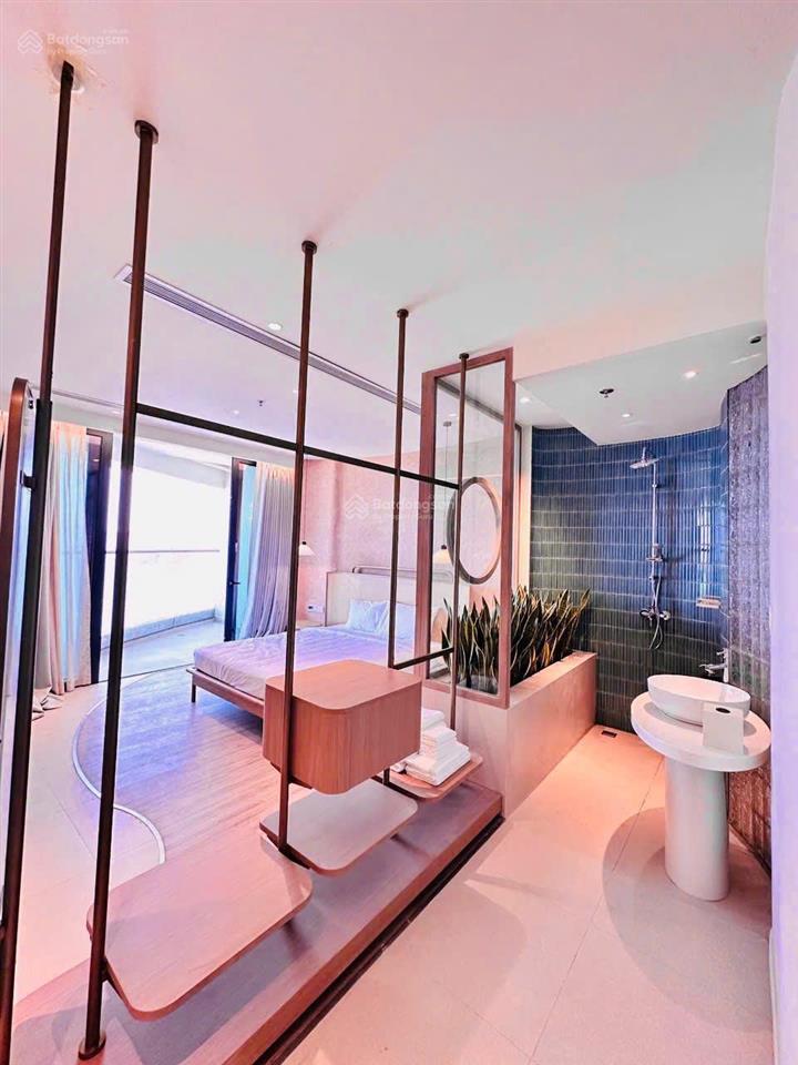 Chủ cần bán nhanh căn hoa hậu trực biển 75m2 toà paramount vega city